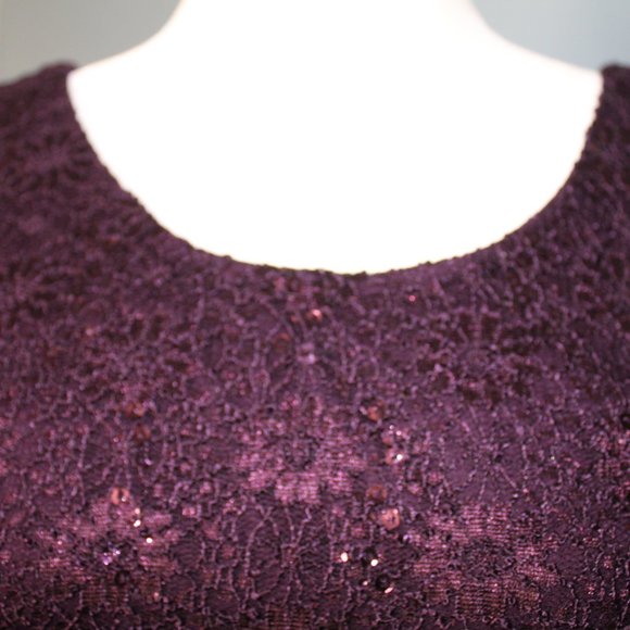 Sleeveless Dress with Shawl - Picture 4 of 8